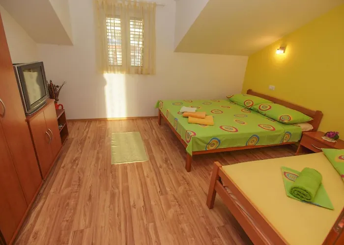 Puharic Lägenhet Makarska