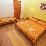 Puharic Lägenhet Makarska